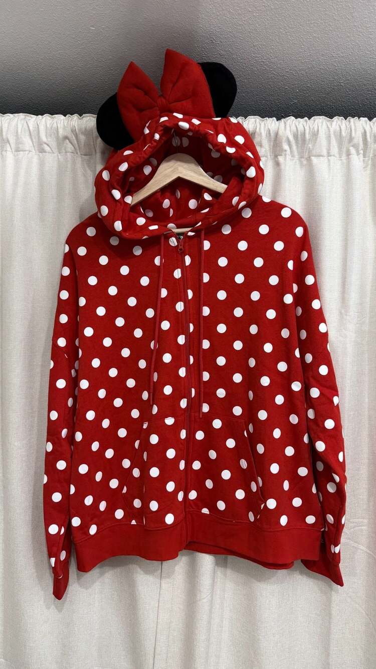 This NWT Walt Disney World Minnie Mouse Ears